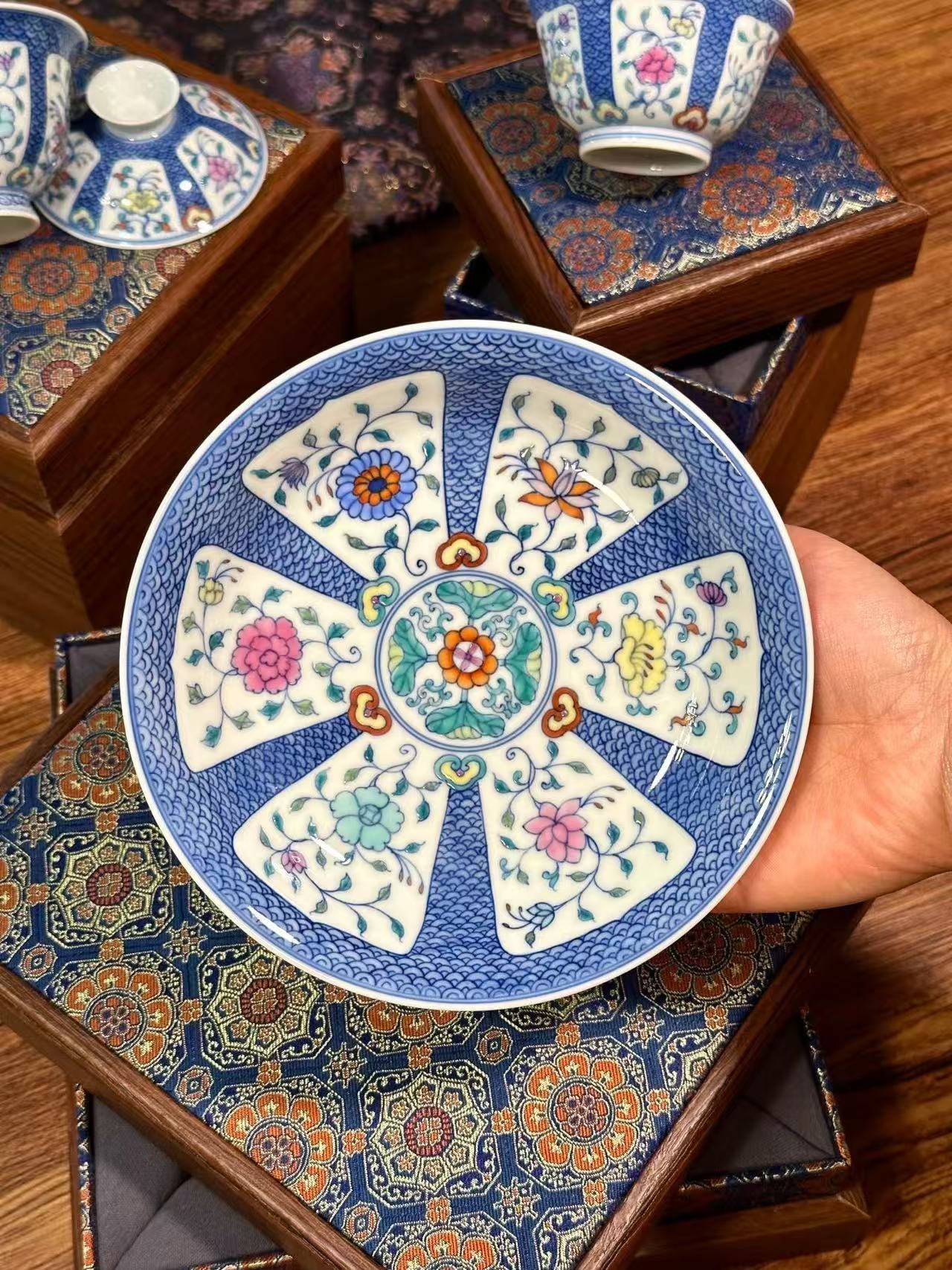 Blue-and-White Doucai Floral Set with Openwork Design