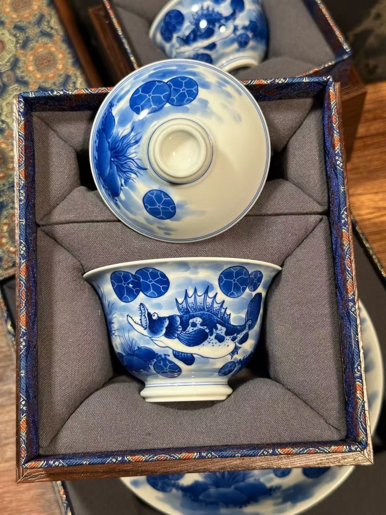 Underglaze Blue-and-White “Wealth and Prosperity” Lidded Bowl
