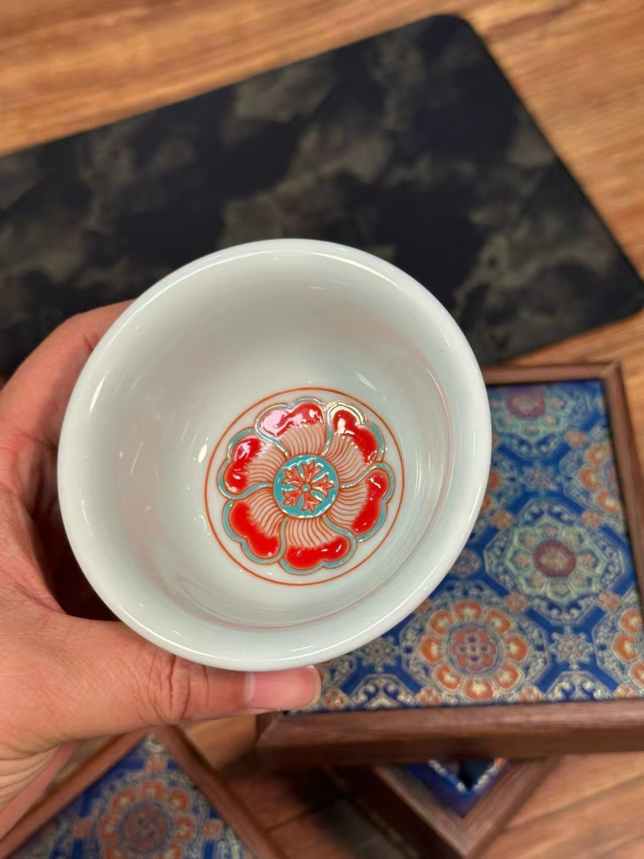 Doucai Ferric Red Scrollwork with Auspicious Beasts Pattern Set