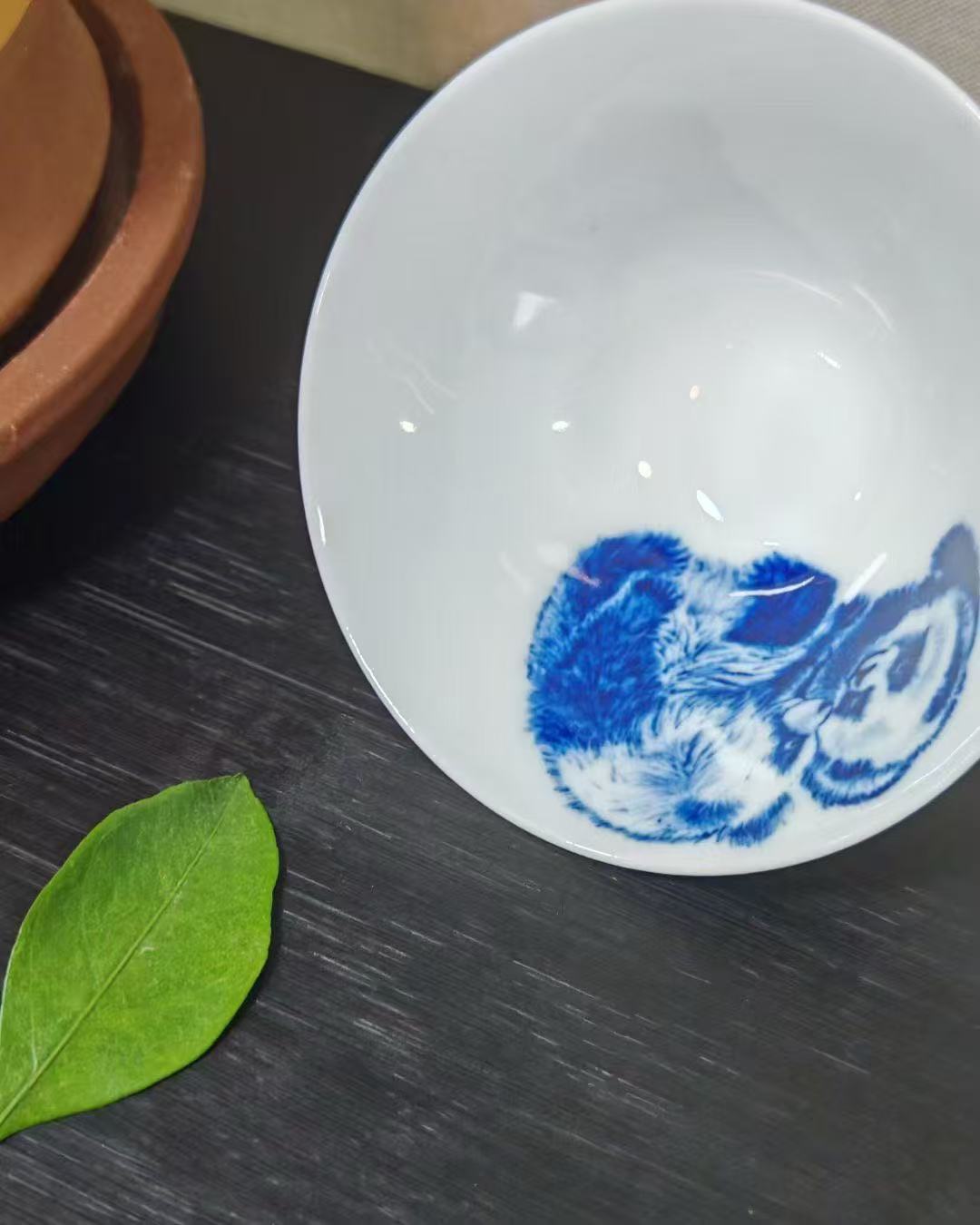 Blue-and-White Panda Asparagus Fern Conical Cup
