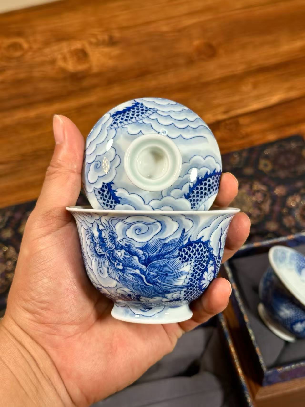 Blue-and-White Covered Bowl with Sea Dragon Design