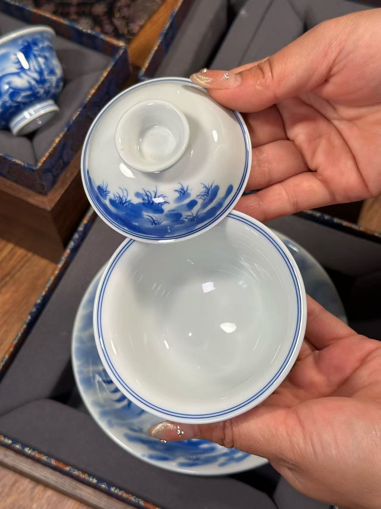 Freehand Blue-and-White “Success at First Try” Set