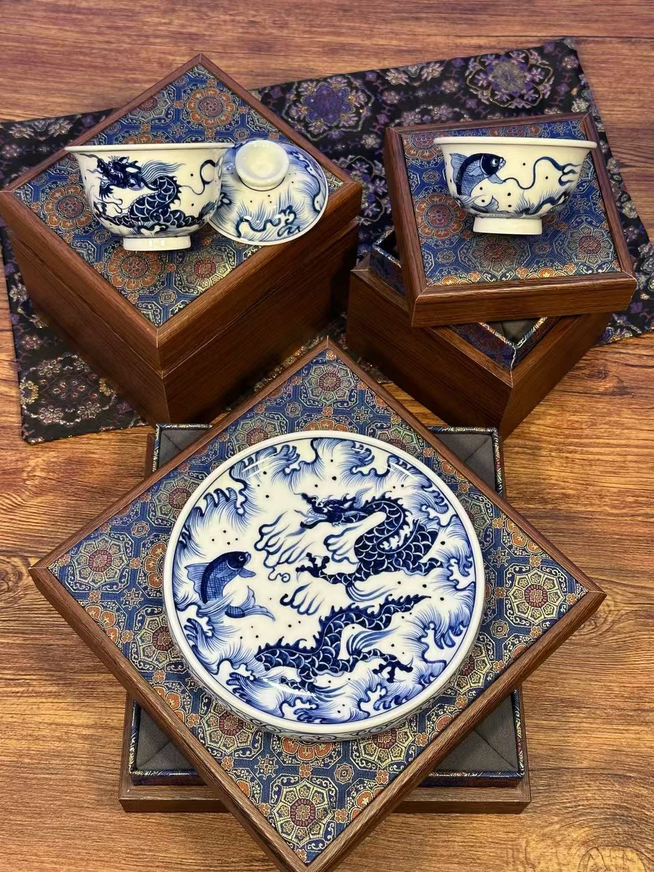 Blue-and-White “Fish Transforming into a Dragon” Set
