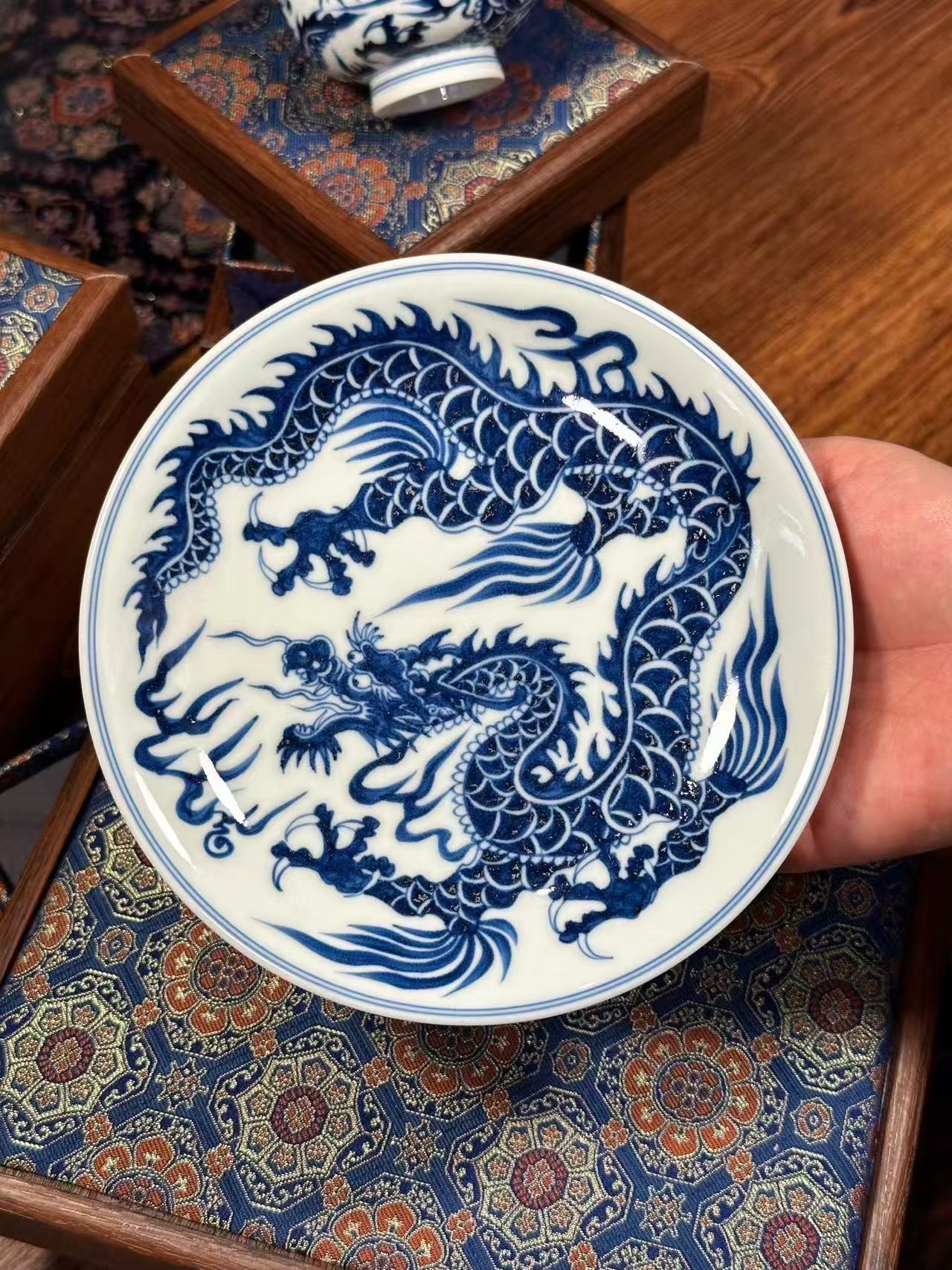 Fine Tableware - Three-Piece Blue-and-White Yuanlong Set