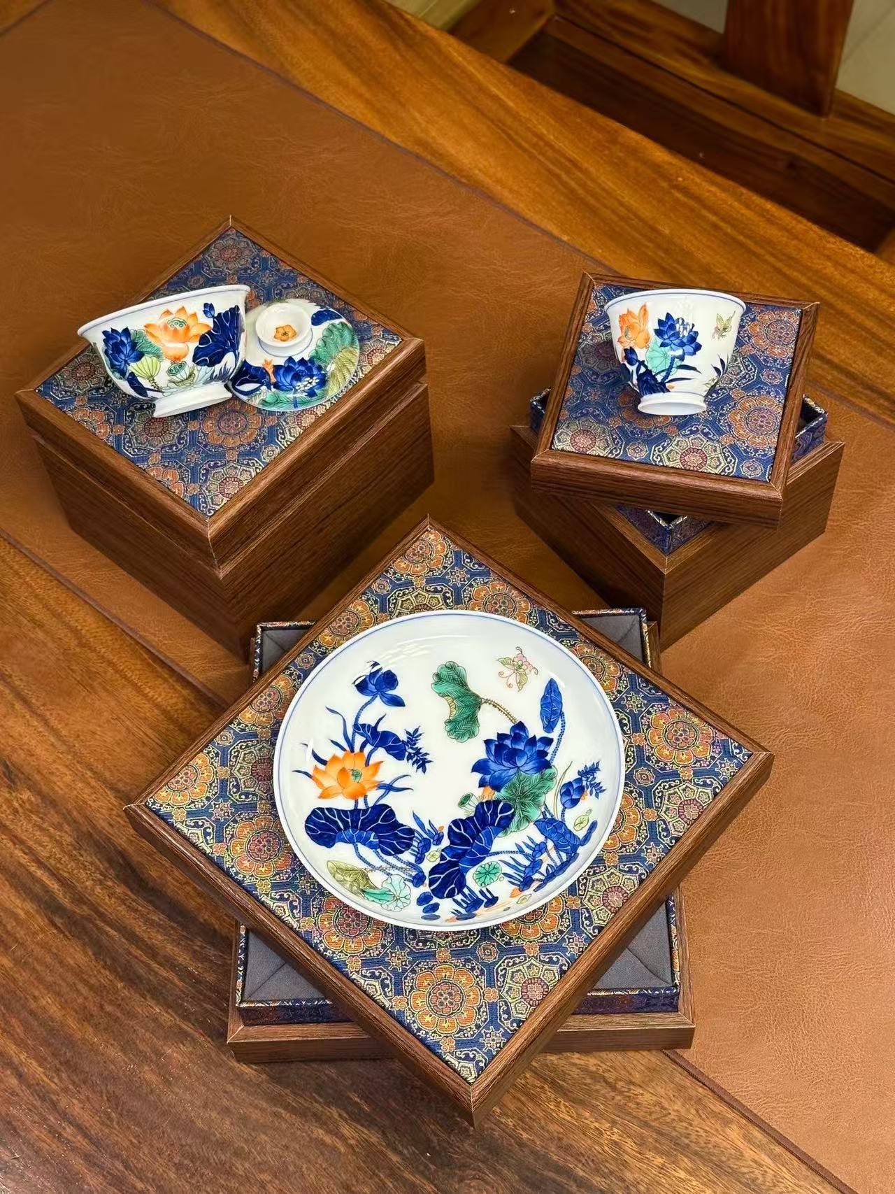 Doucai Lotus Flower Set