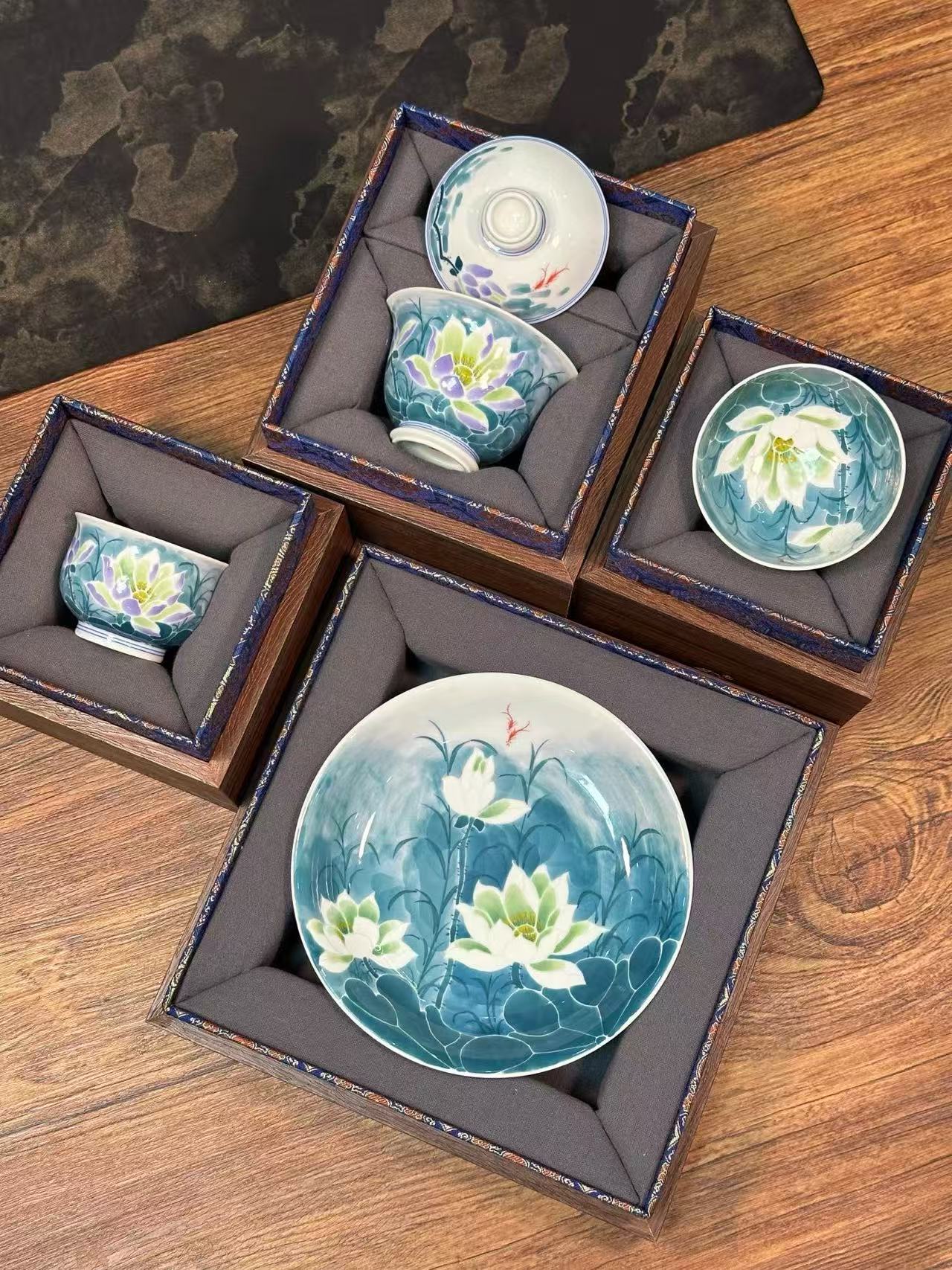 Freehand Underglaze Five-Color “Moonlit Lotus Pond” Set