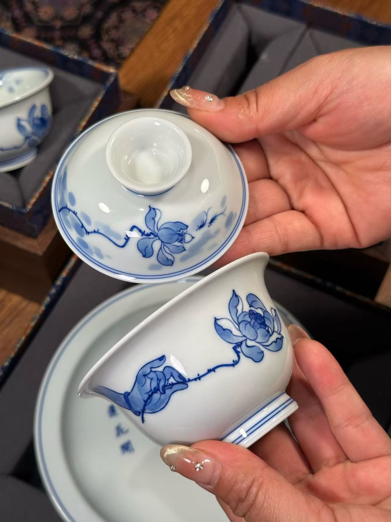 Underglaze Blue-and-White “A Single Thought, a Lotus Blooms” Set