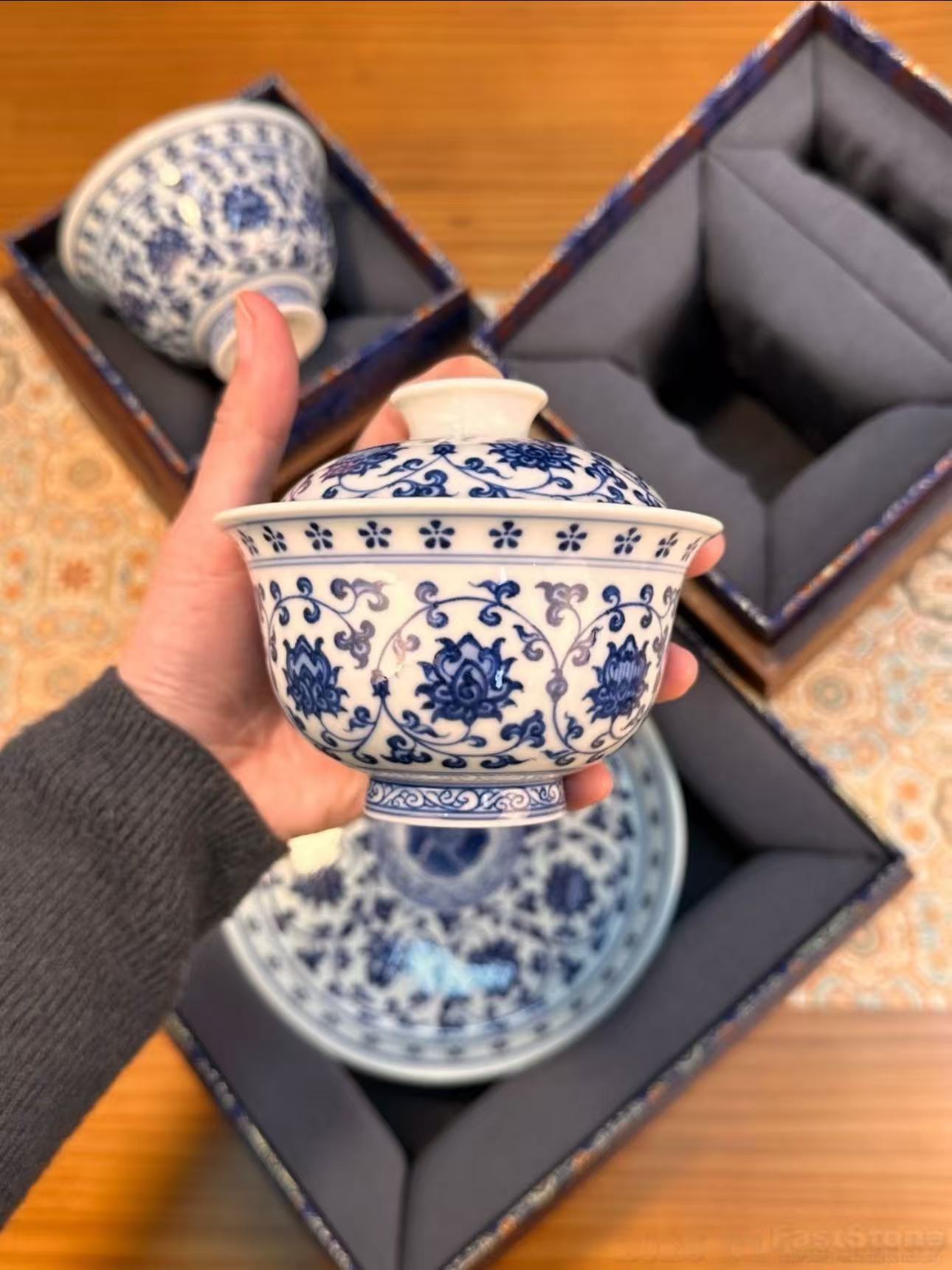 Blue-and-white Lotus Scroll Vase from the Chai Kiln