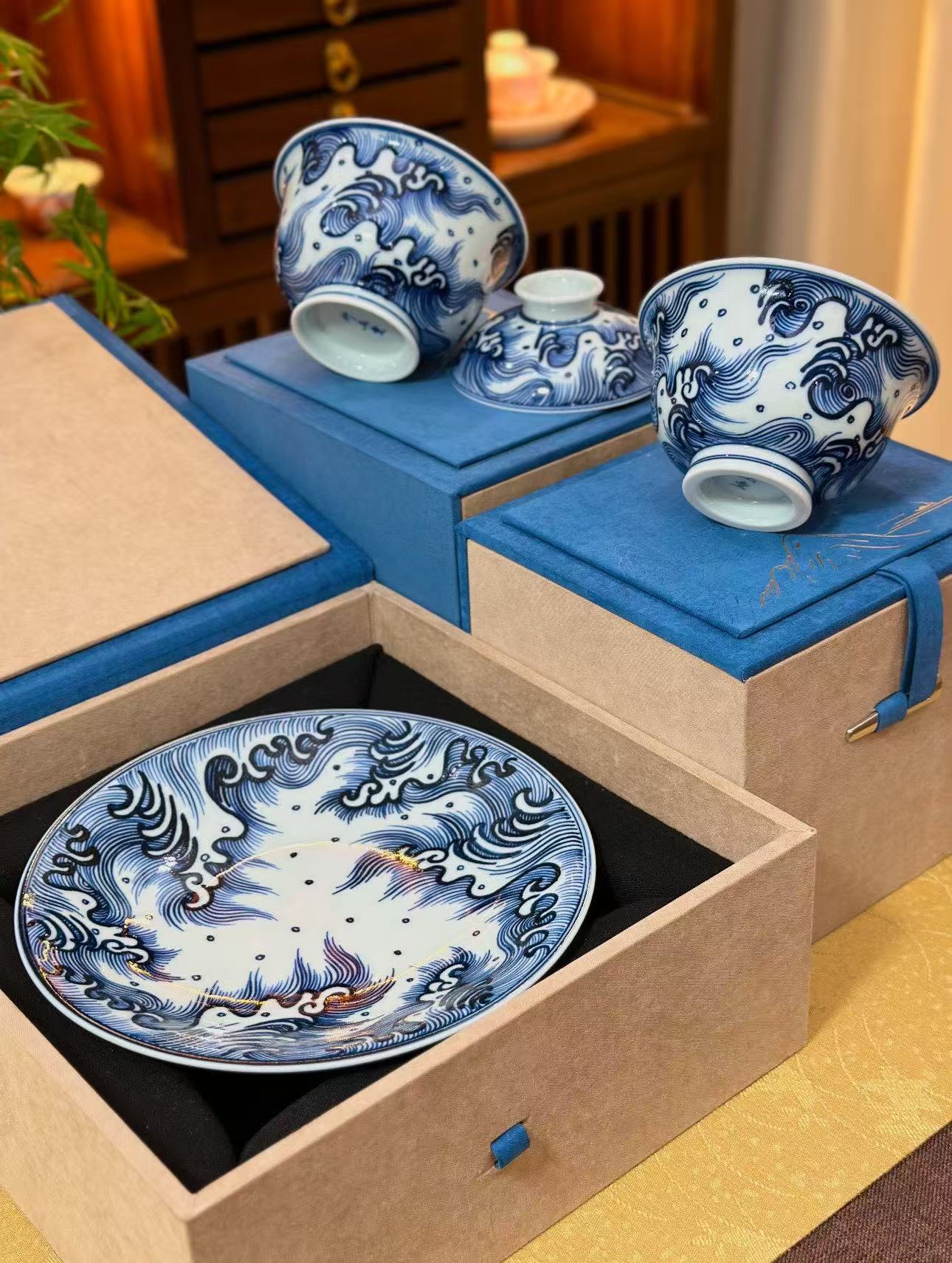 Blue-and-white Wave Pattern from the Chai Kiln
