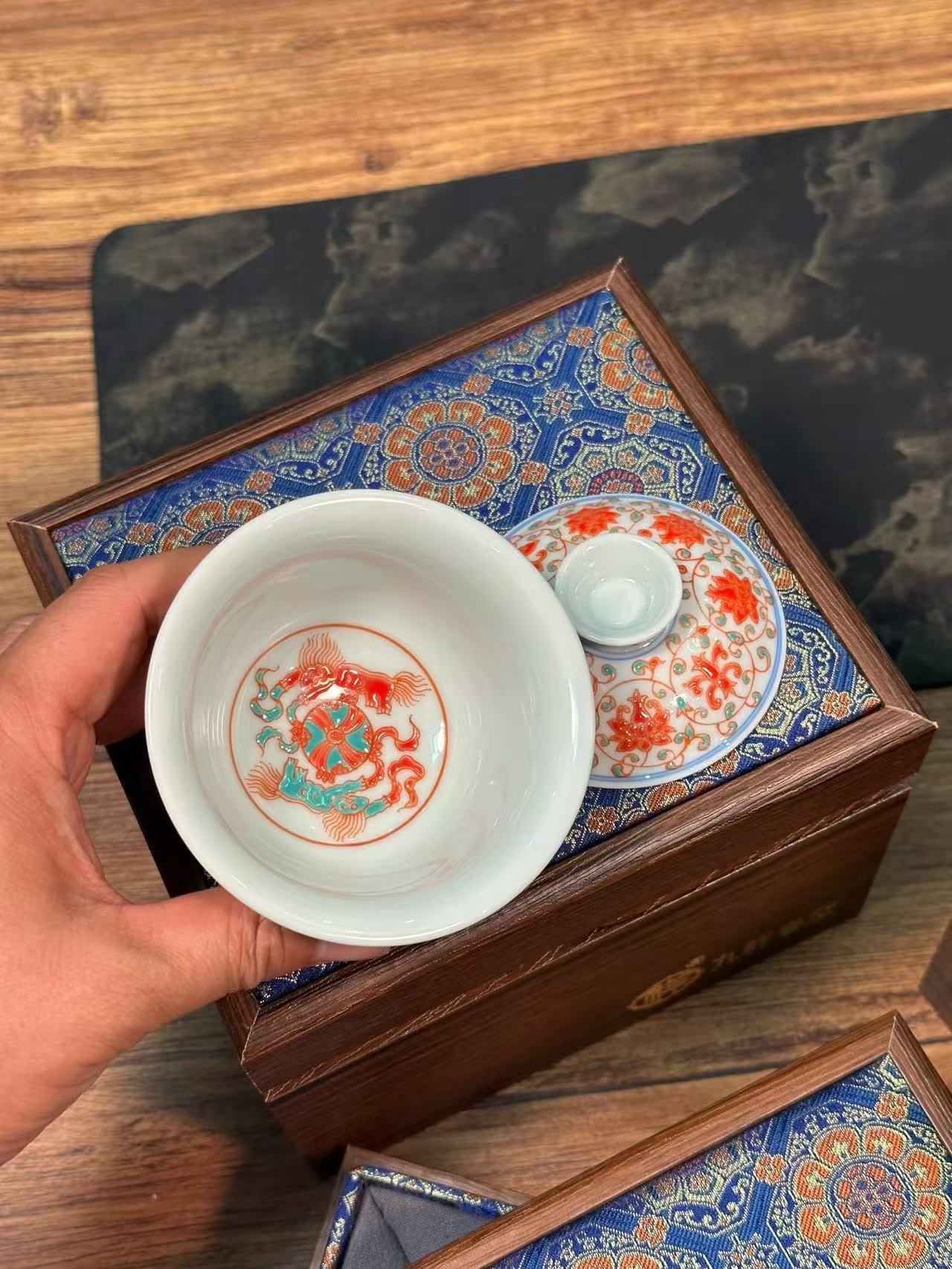 Doucai Ferric Red Scrollwork with Auspicious Beasts Pattern Set