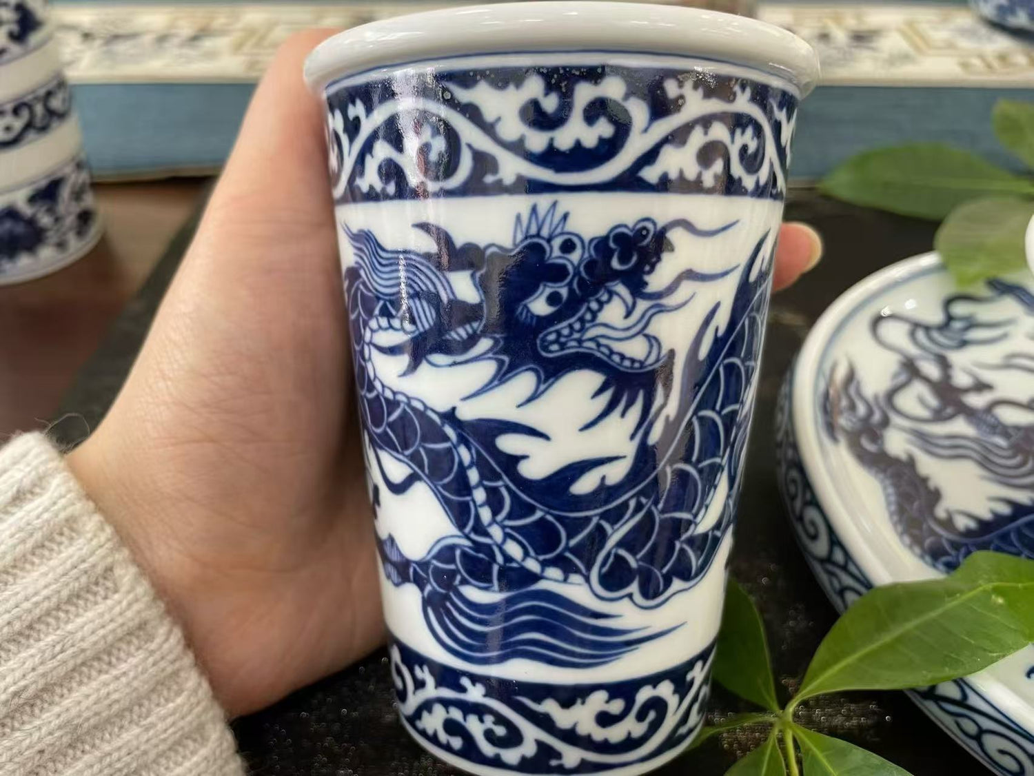Blue-and-white porcelain from the Chai Kiln, modeled after Yuan-dynasty dragons