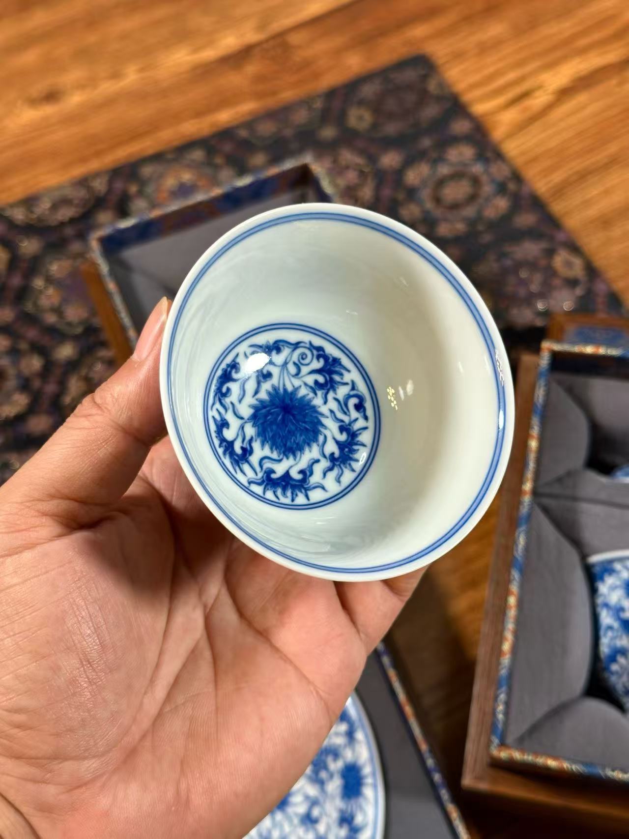 Three-Piece Blue-and-White “Bawangju” Scroll Pattern Set