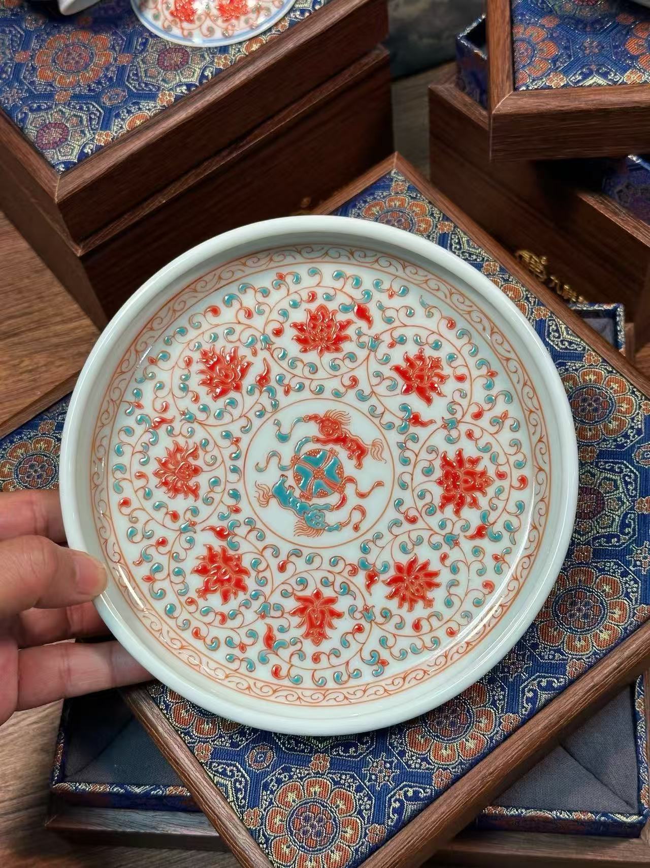 Doucai Ferric Red Scrollwork with Auspicious Beasts Pattern Set
