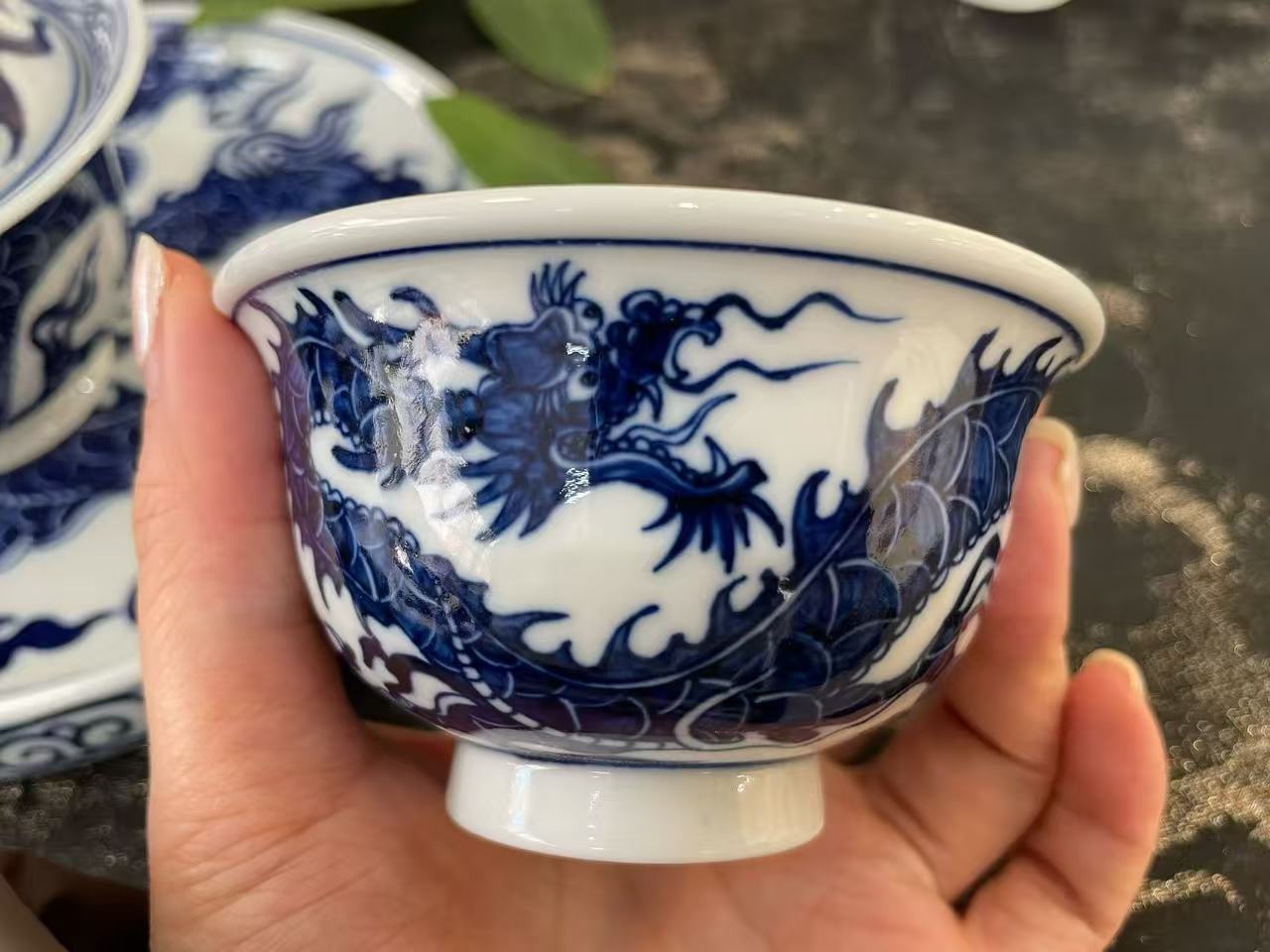 Blue-and-white porcelain from the Chai Kiln, modeled after Yuan-dynasty dragons