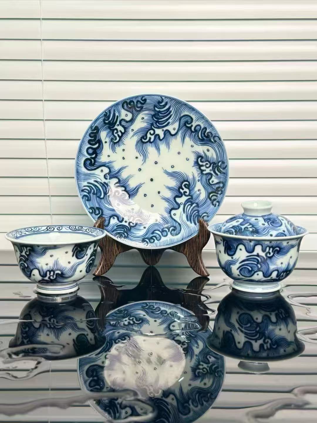 Blue-and-white Wave Pattern from the Chai Kiln