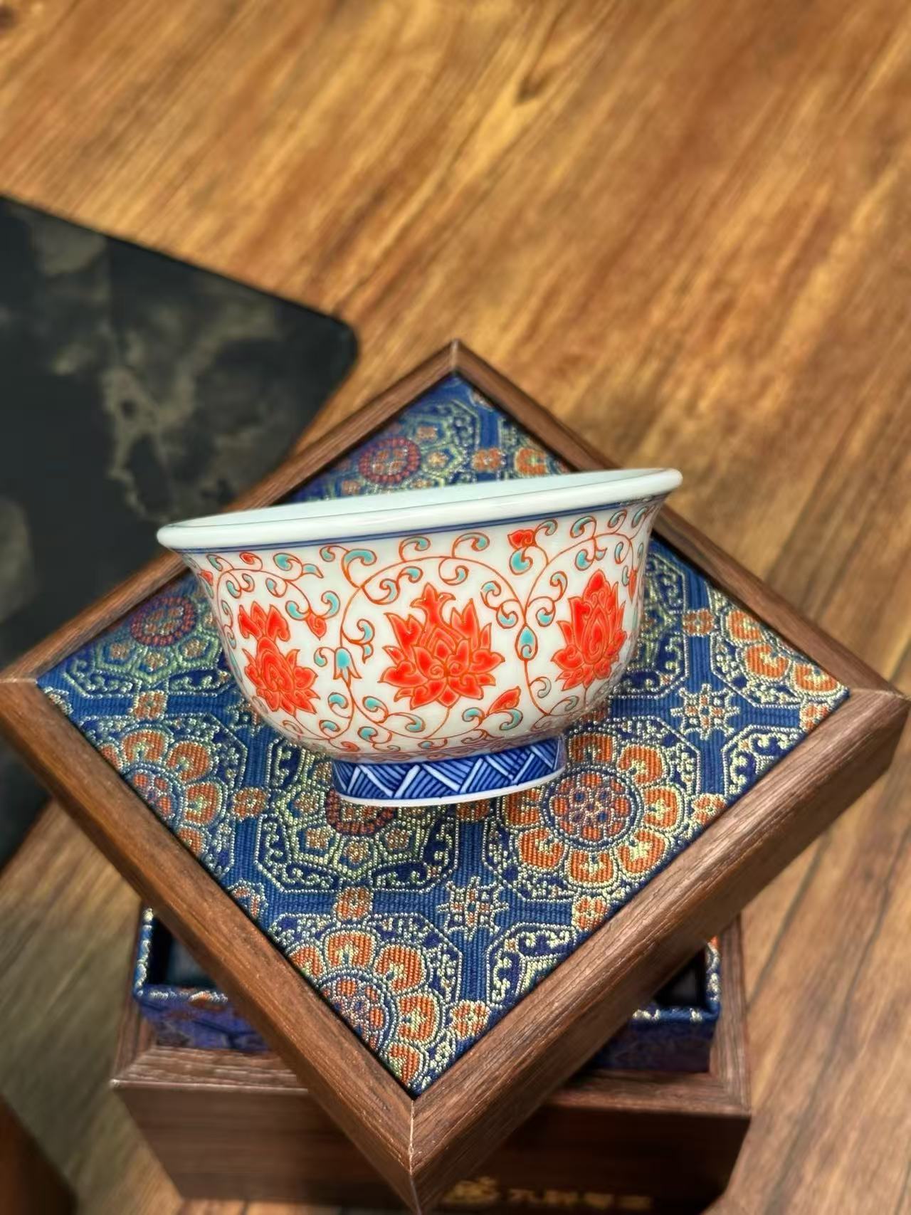 Doucai Ferric Red Scrollwork with Auspicious Beasts Pattern Set