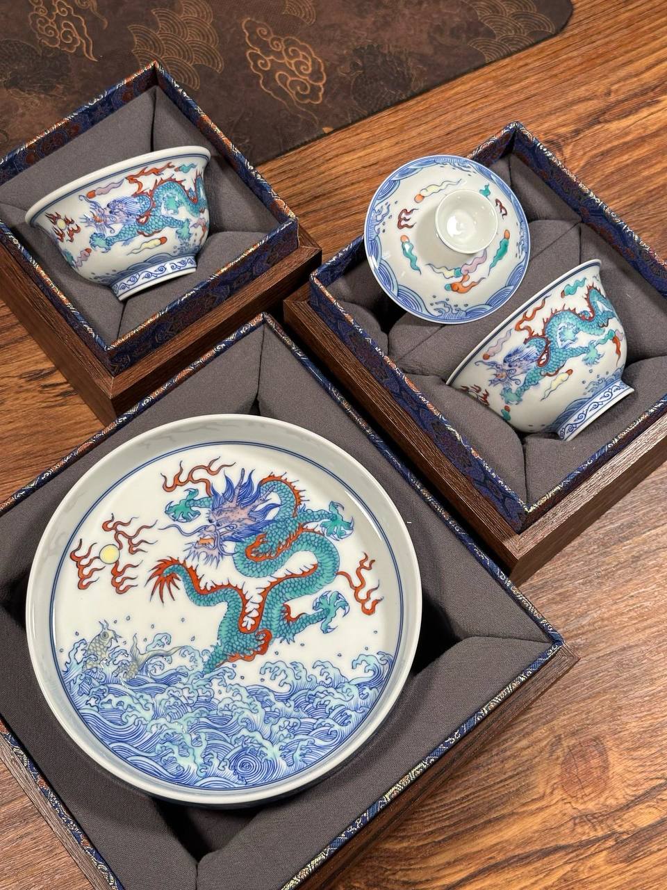 Hand-painted Blue-and-White and Doucai Dragon Motif Set