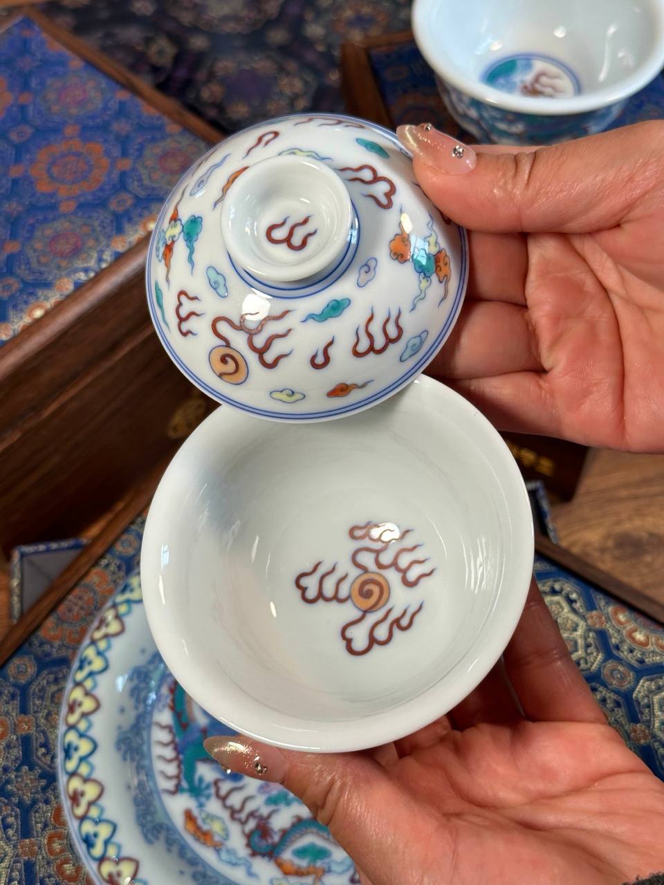 Hand-Painted Doucai Double Dragon Tea Set – Three-Piece Collection