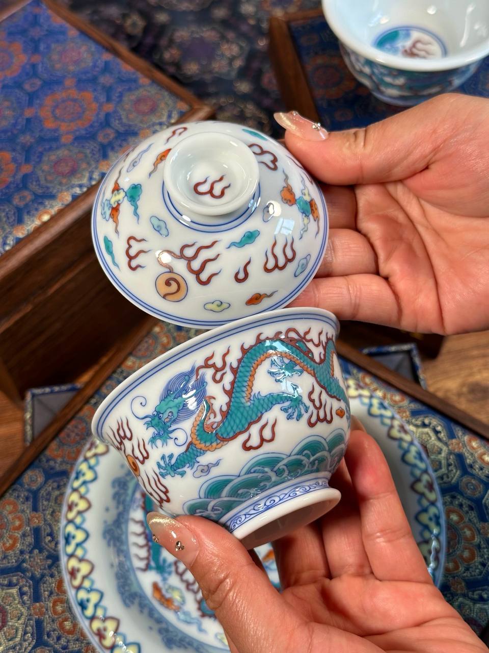 Hand-Painted Doucai Double Dragon Tea Set – Three-Piece Collection