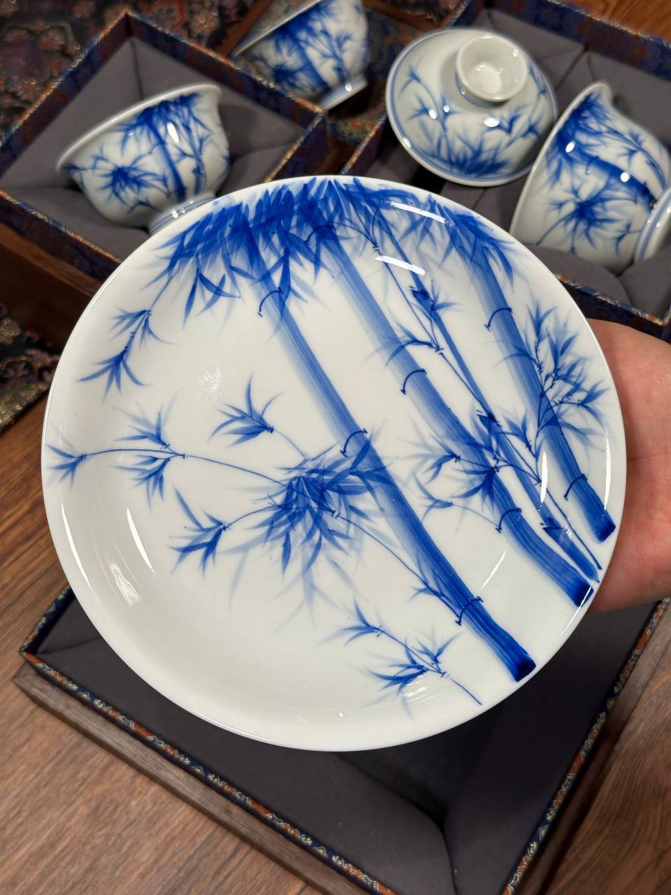 Hand-Painted Underglaze Blue-and-White “Step by Step” Set