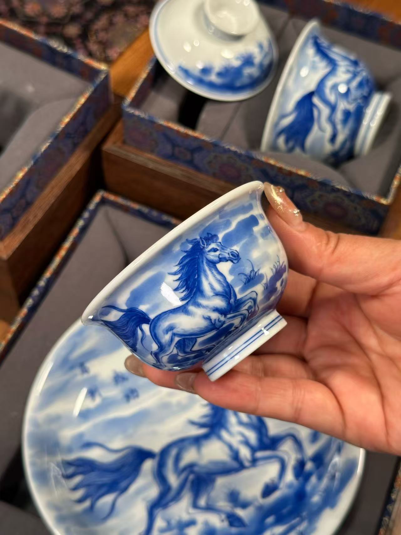 Freehand Blue-and-White “Success at First Try” Set