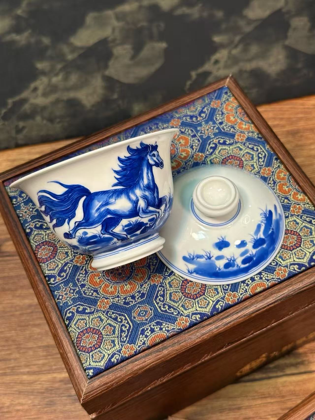Expressionist Blue-and-White “Success at First Try” Set