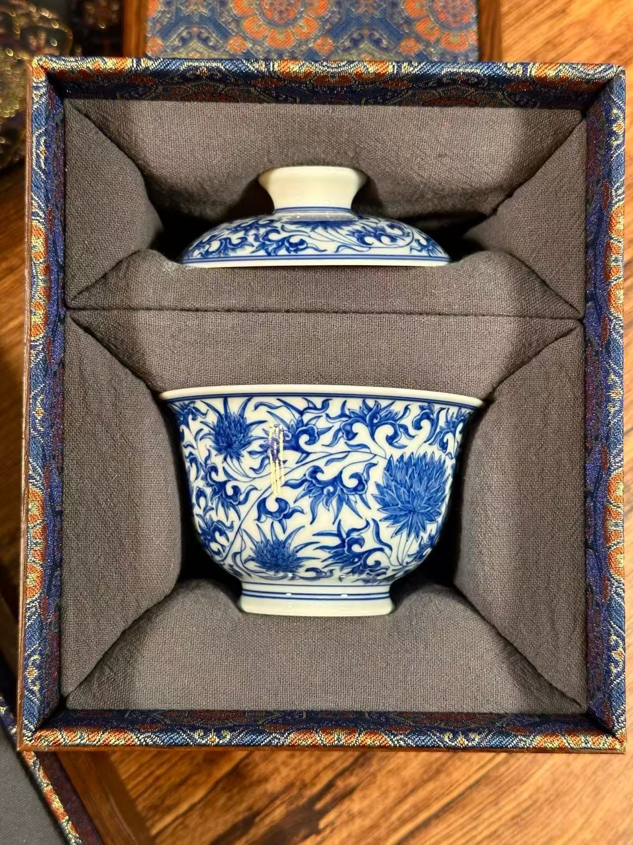 Three-Piece Blue-and-White “Bawangju” Scroll Pattern Set