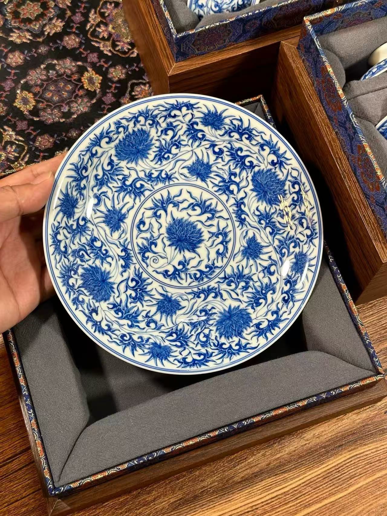 Three-Piece Blue-and-White “Bawangju” Scroll Pattern Set