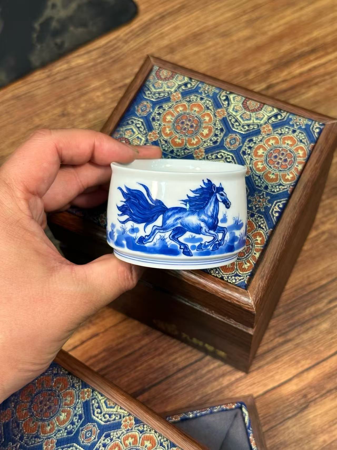 Expressionist Blue-and-White “Success at First Try” Set