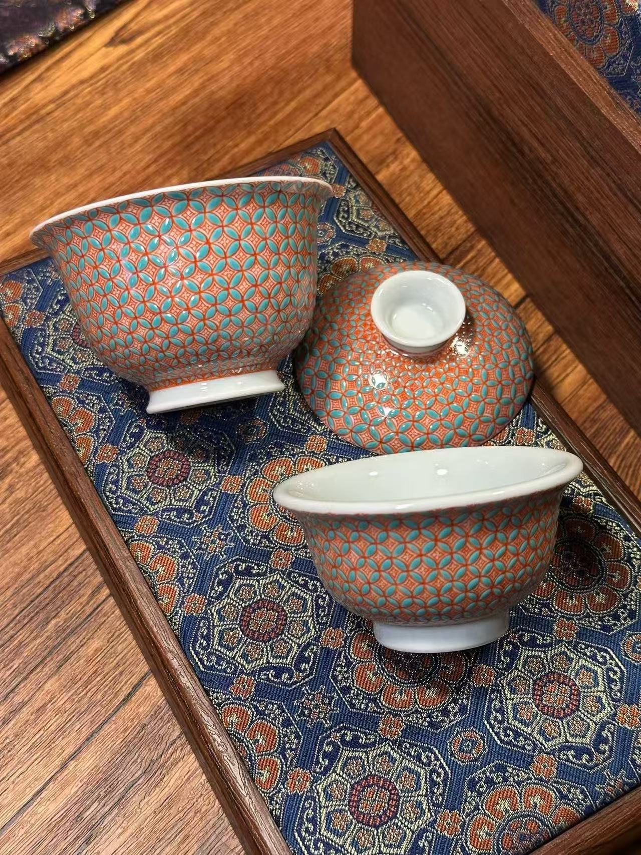 Hand-Painted Blue-and-White Doucai “Copper Coin” Pattern Two-Piece Set