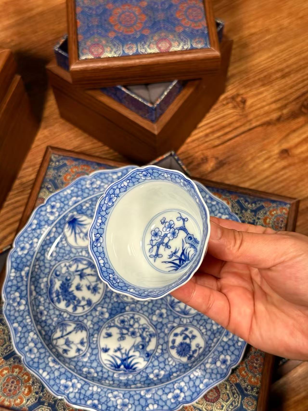 nderglaze Blue-and-White “Ice Plum Blossoms” Set with Openwork Pine, Bamboo, and Plum Motifs
